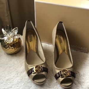 Michael Kors Meg Open Toe size 10